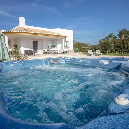 וילה Amazing In - Alke Vida